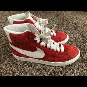 Women’s Nike’s size 6.5